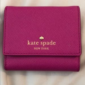 NWT Kate spade Tracy wallet in vivid snapdragon